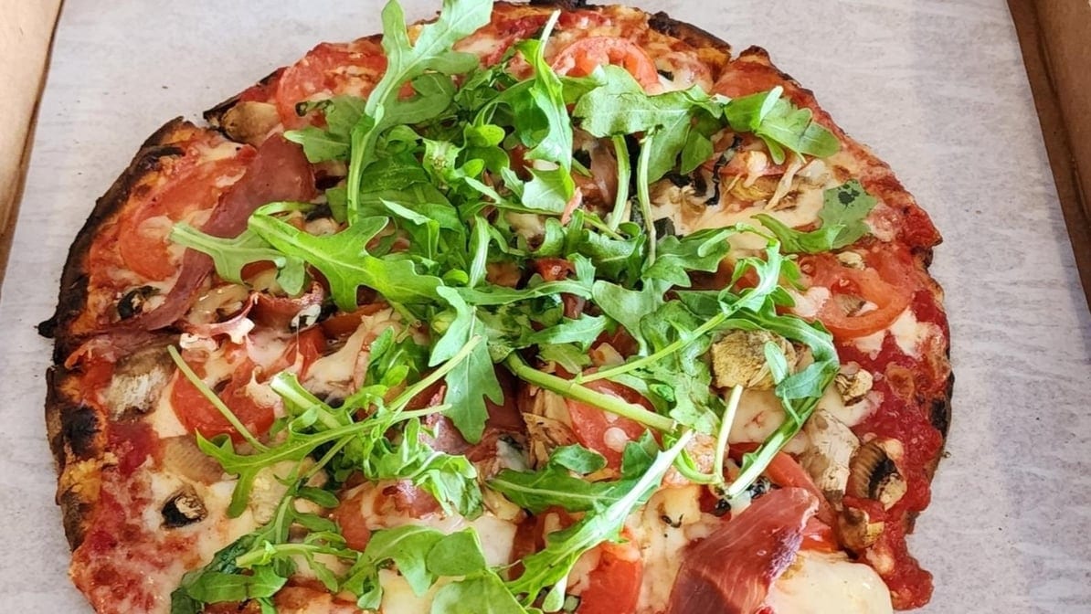 O Medium Garnet Pizza.