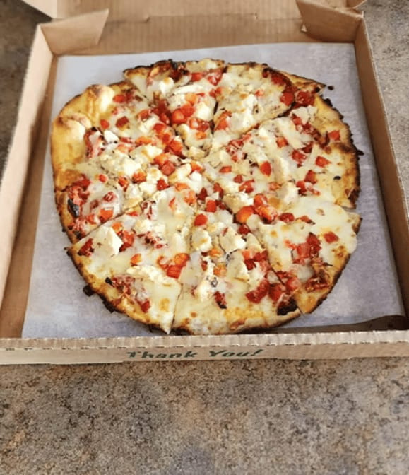 O Medium Chicken Sun-Dried Pizza.