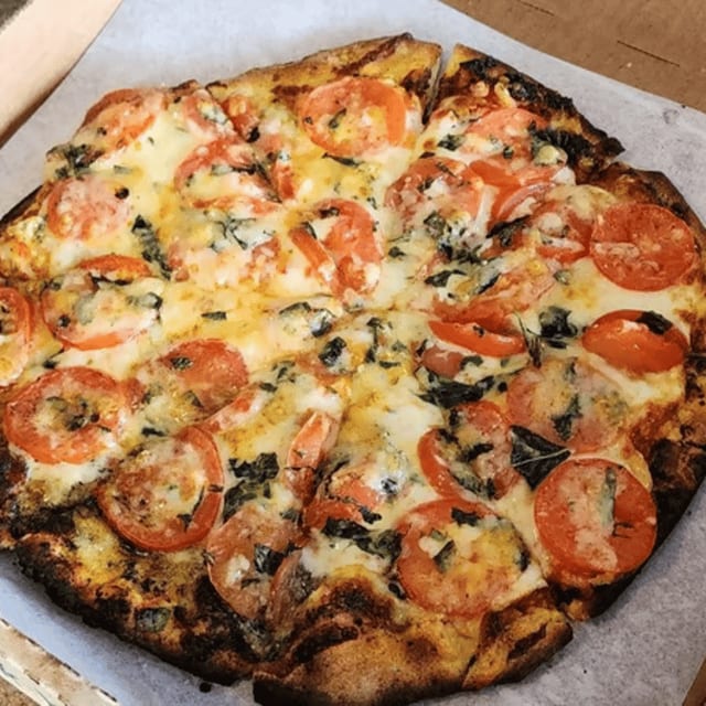 O Large Tomato Garlic Pizza.