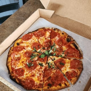 O Large Pioneer Pizza
