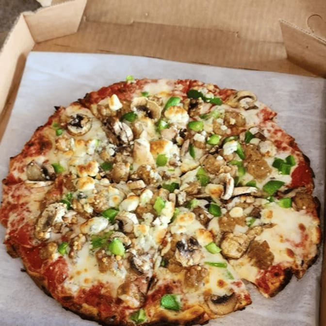 O Medium Rocky Mountain Pizza.